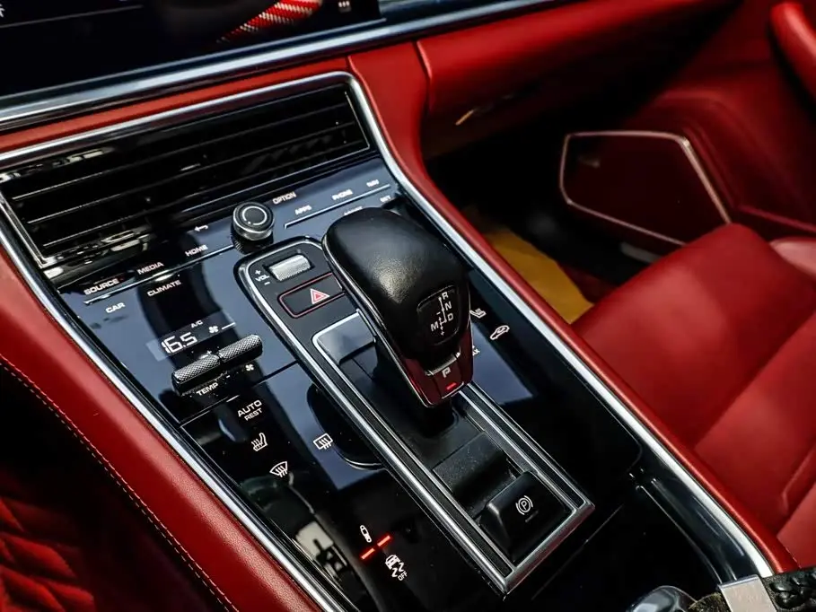 Porsche Panamera 2022 — Фото 19/20