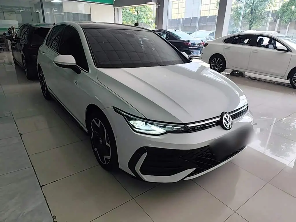 Volkswagen Golf 2024 — Photo 4/20
