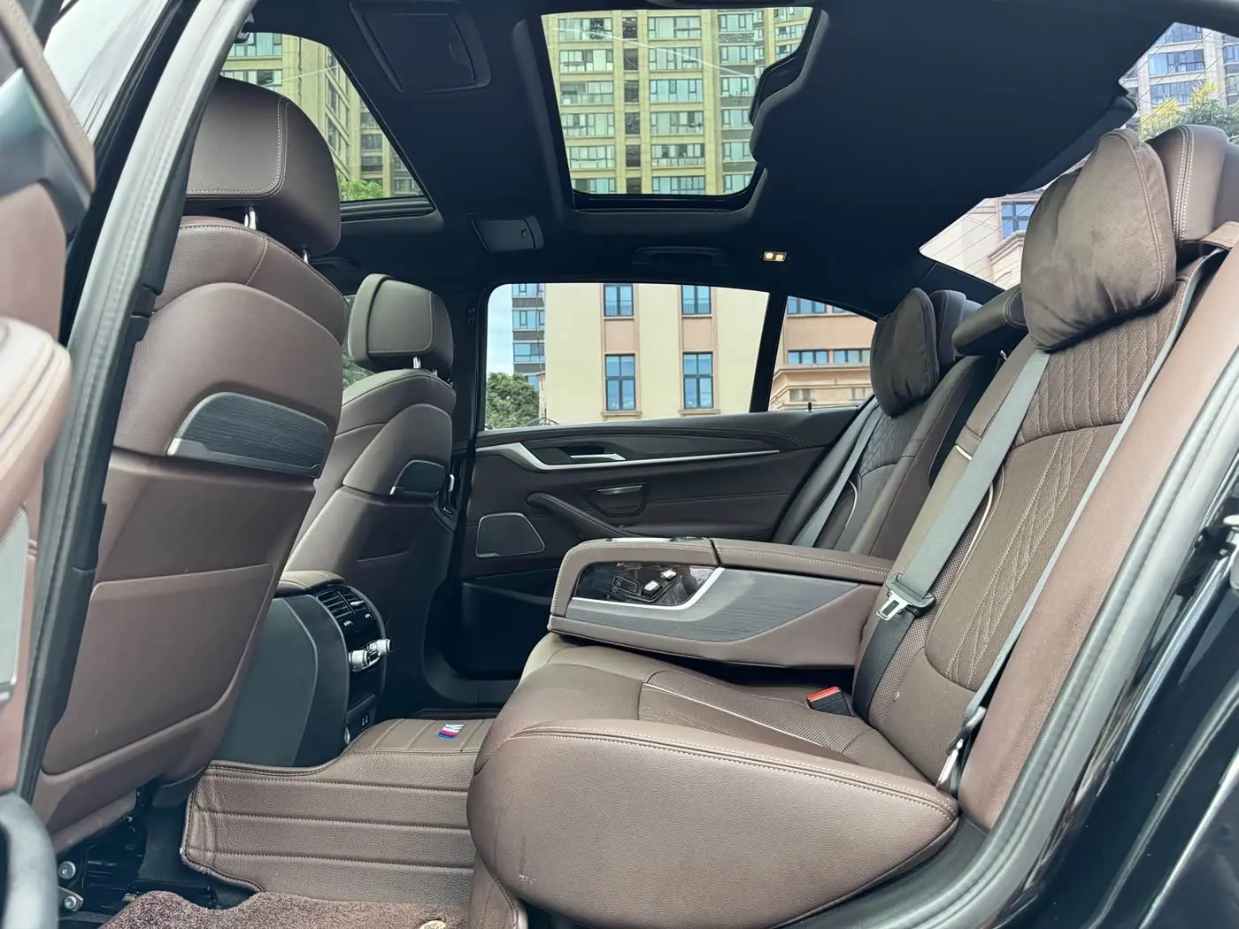 BMW 5 Series 2022 — Photo 9/19
