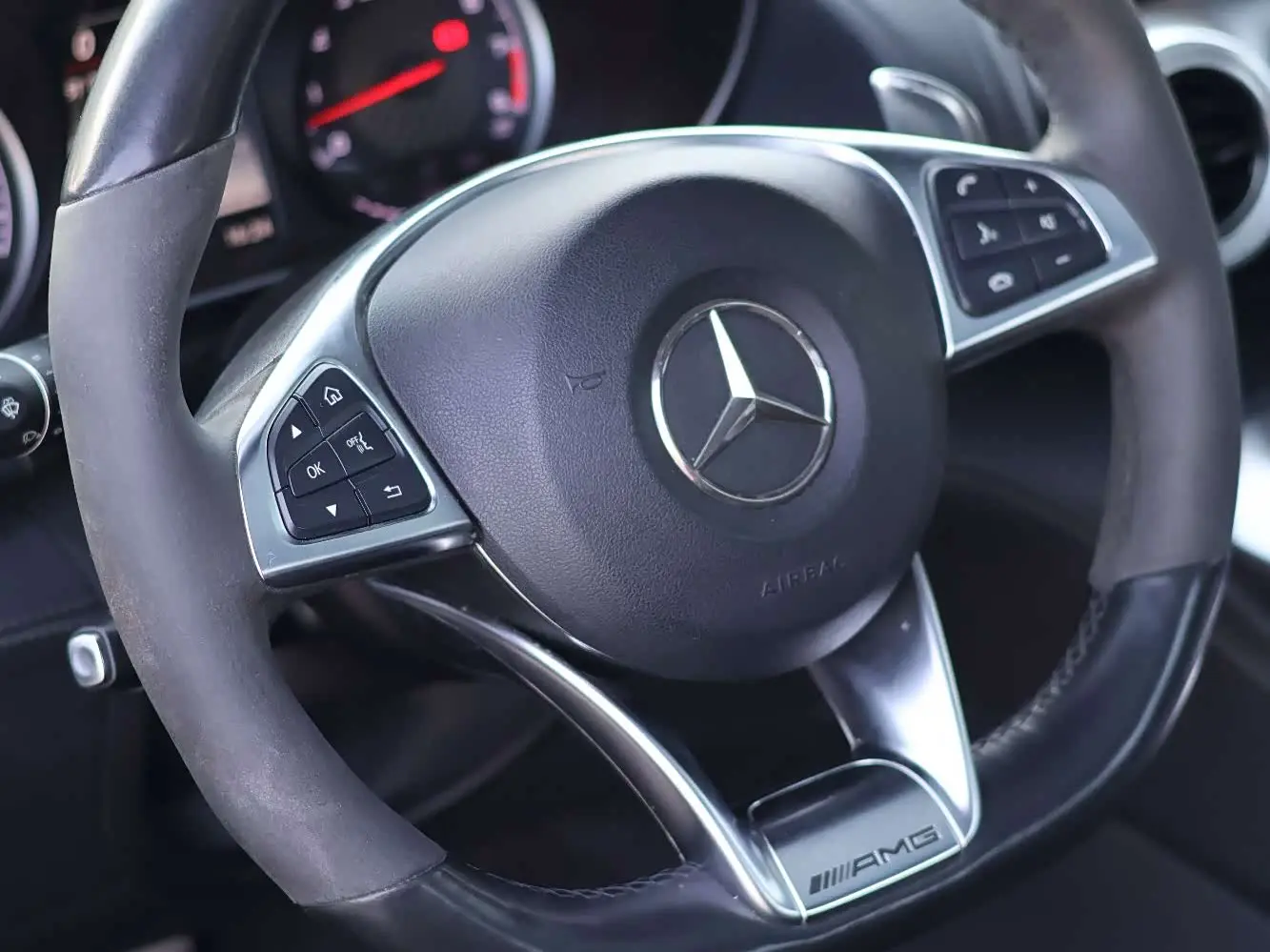 Mercedes-Benz AMG GT 2016 — Фото 12/15