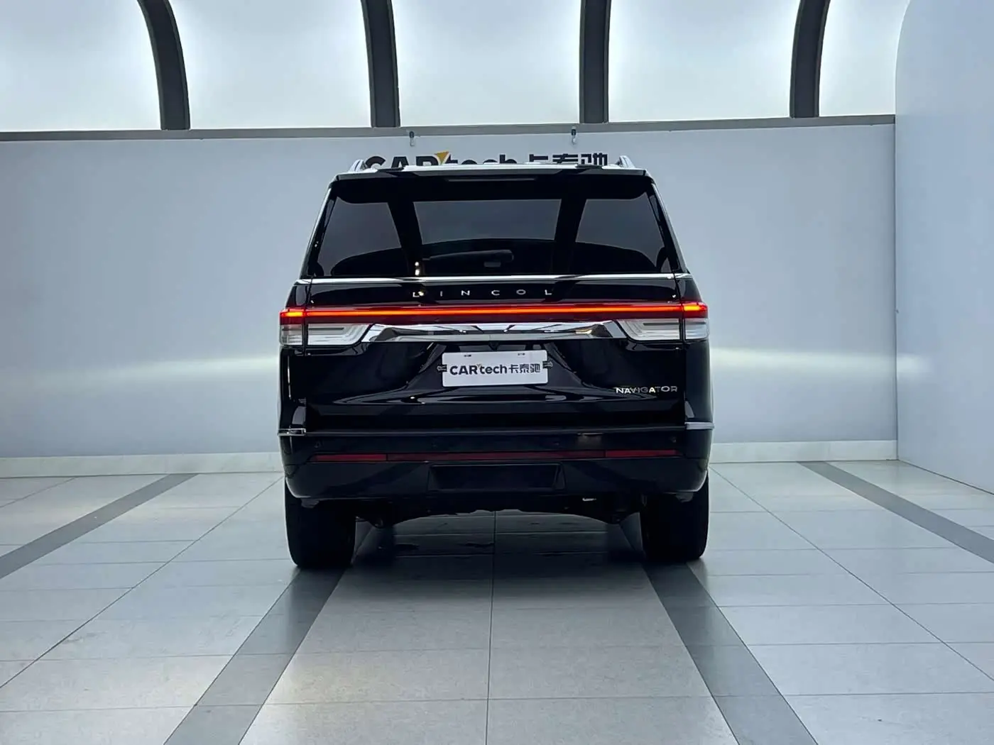 Lincoln Navigator 2023 — Photo 6/9