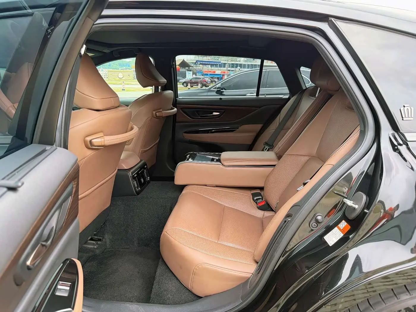 Toyota Crown 2024 — Photo 15/18