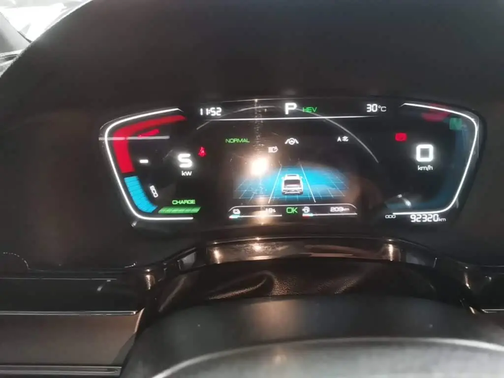 BYD Tang New Energy 2023 — Photo 11/19