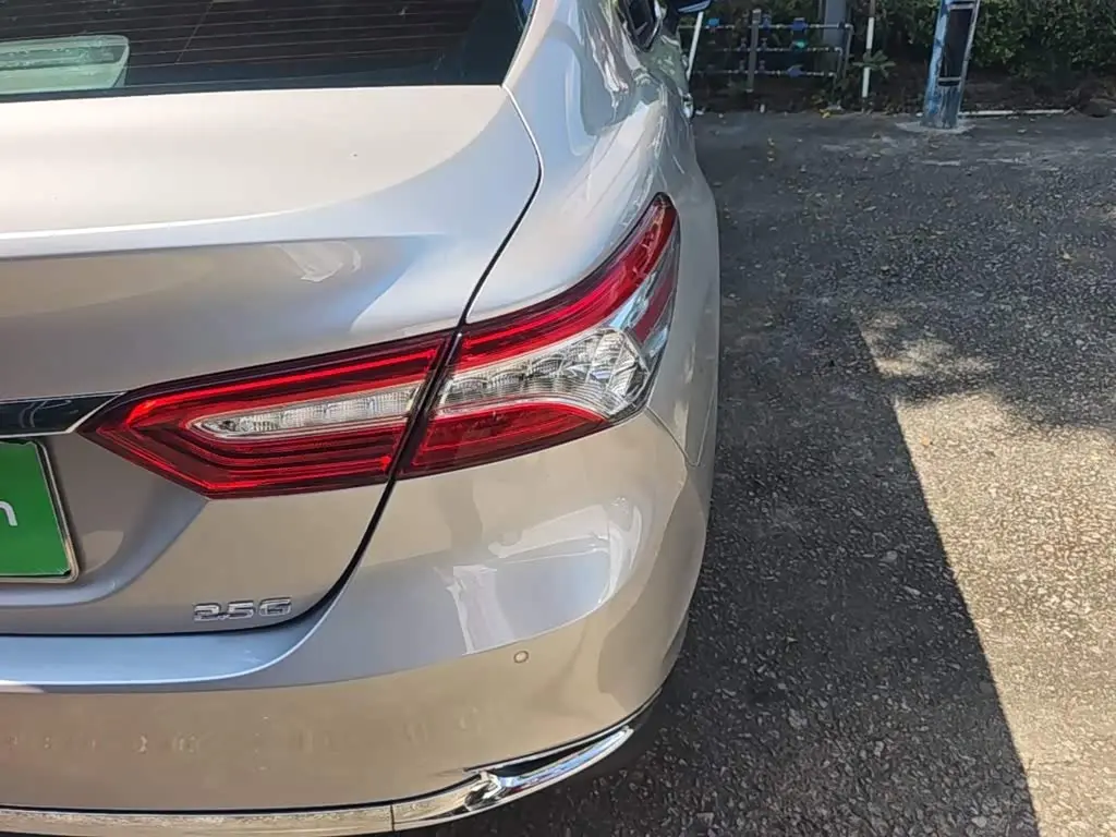 Toyota Camry 2023 — Şəkil 7/19