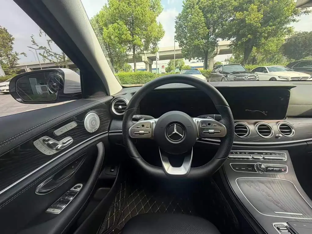 Mercedes-Benz E-Class 2019 — Şəkil 8/20