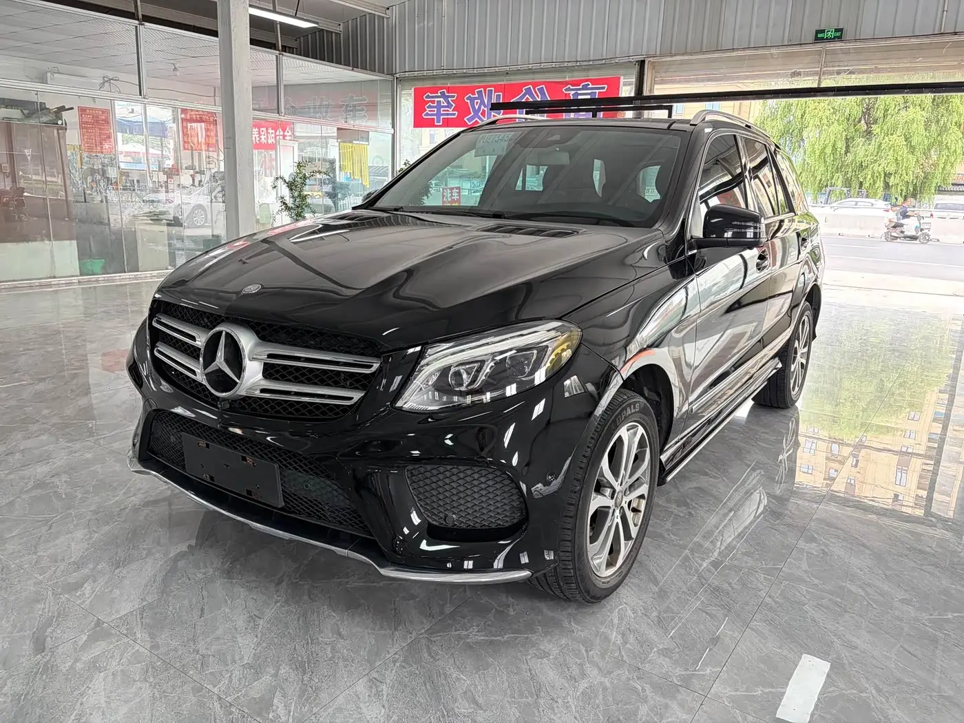 Mercedes-Benz GLE 2016 — Photo 1/14