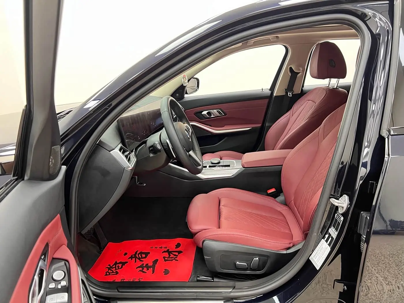BMW 3 Series 2024 — Photo 12/20