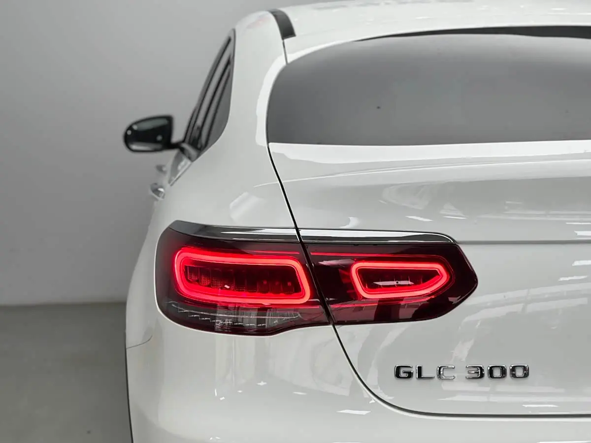 Mercedes-Benz GLC Coupe 2020 — Photo 15/20