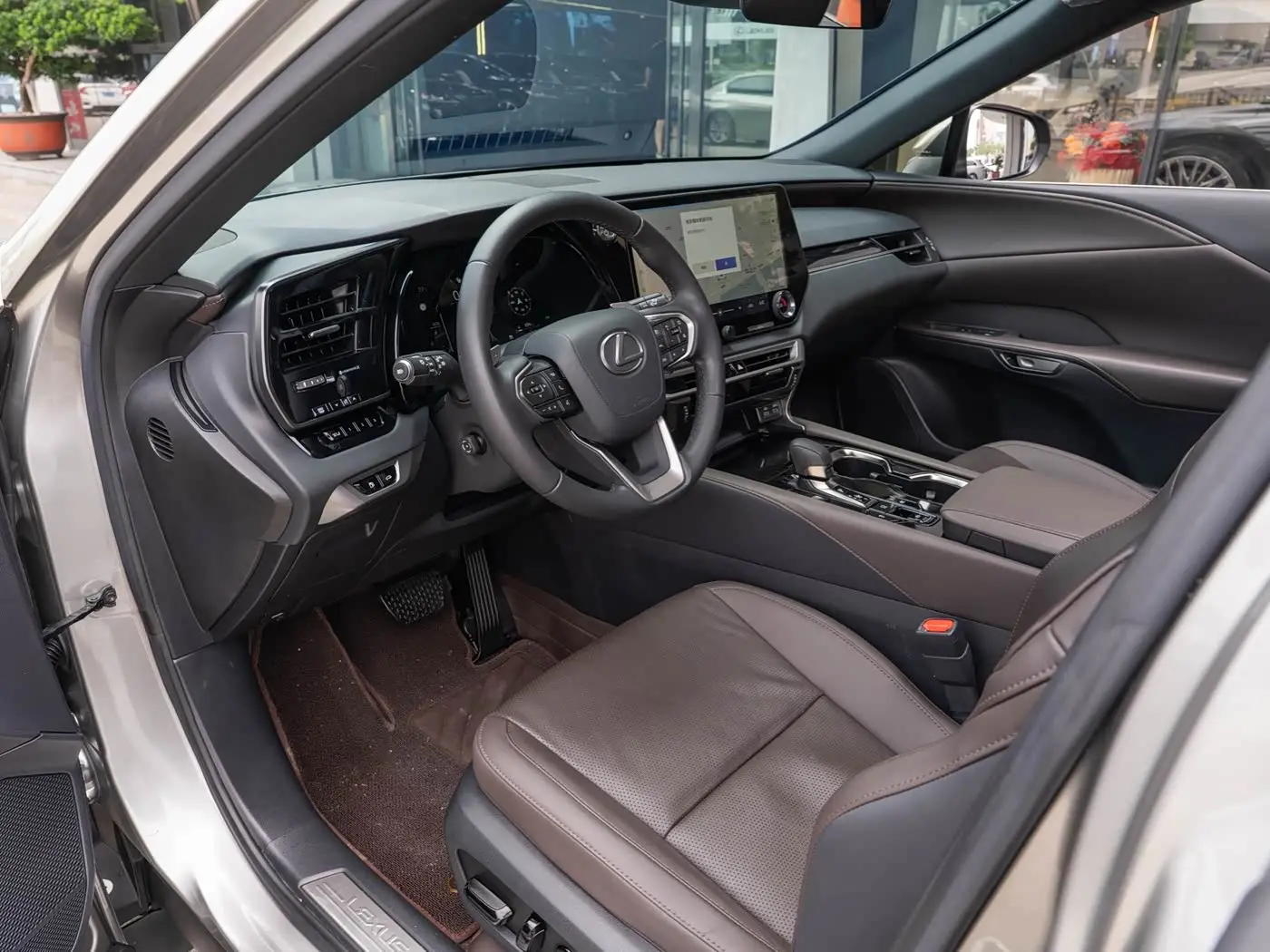 Lexus RX 2025 — Photo 9/20