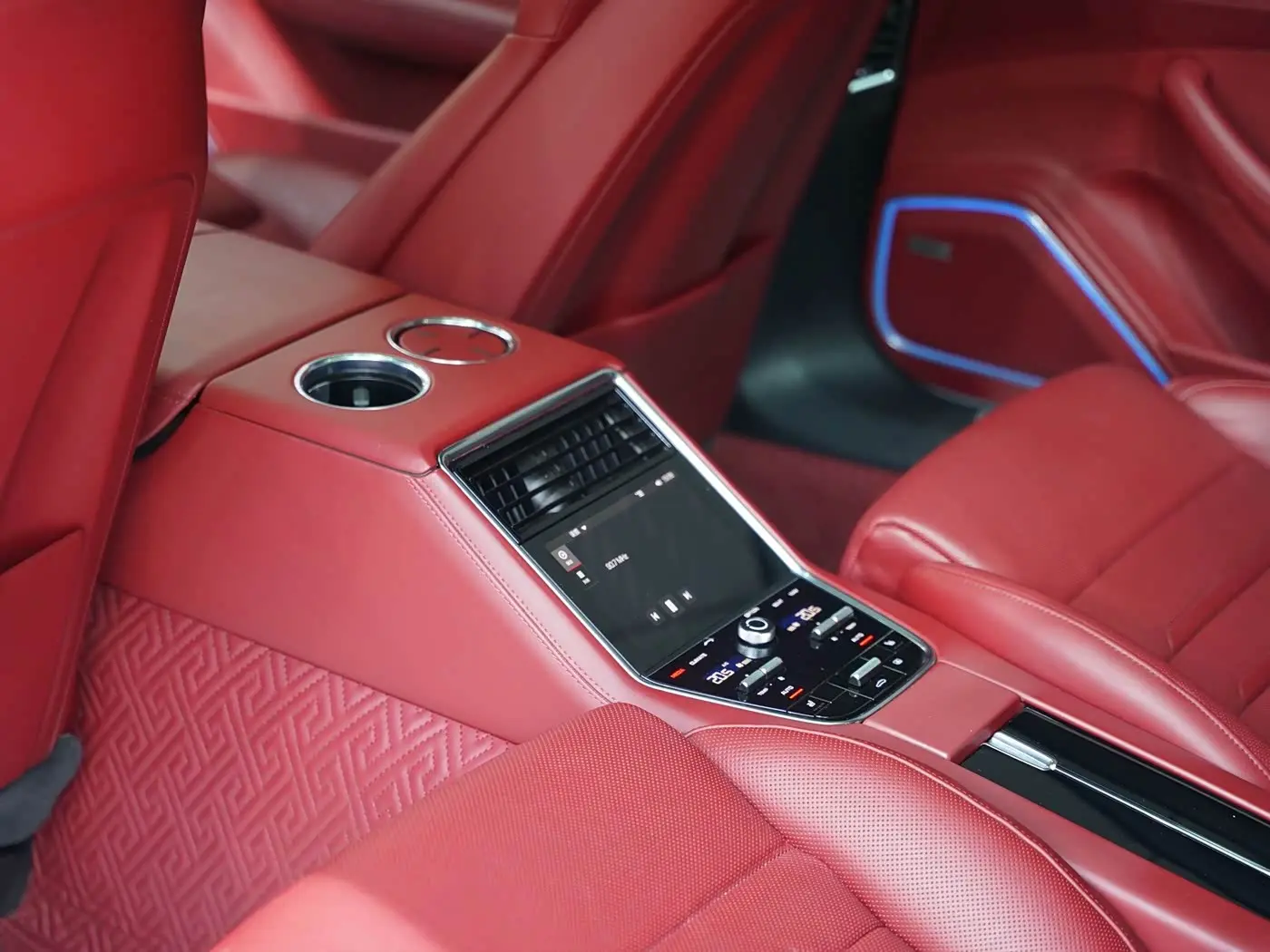Porsche Panamera 2020 — Photo 18/20