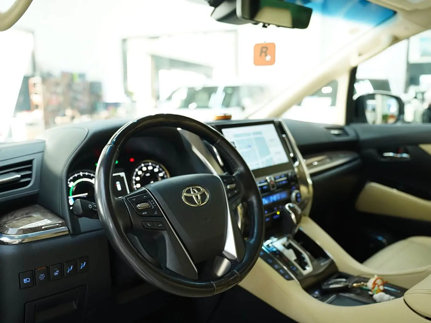 Toyota Alphard 2021 — Photo 5/19