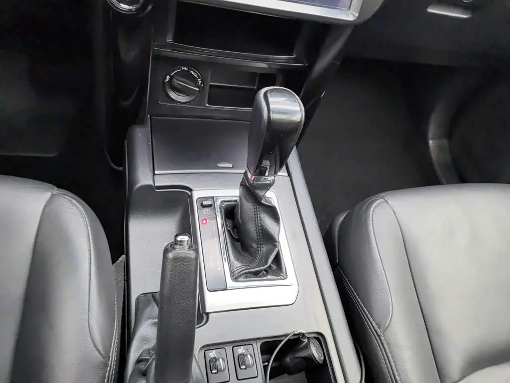 Toyota Prado 2017 — Photo 13/20