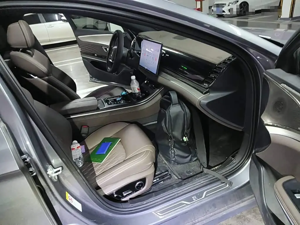 BYD Han 2022 — ფოტო 11/11