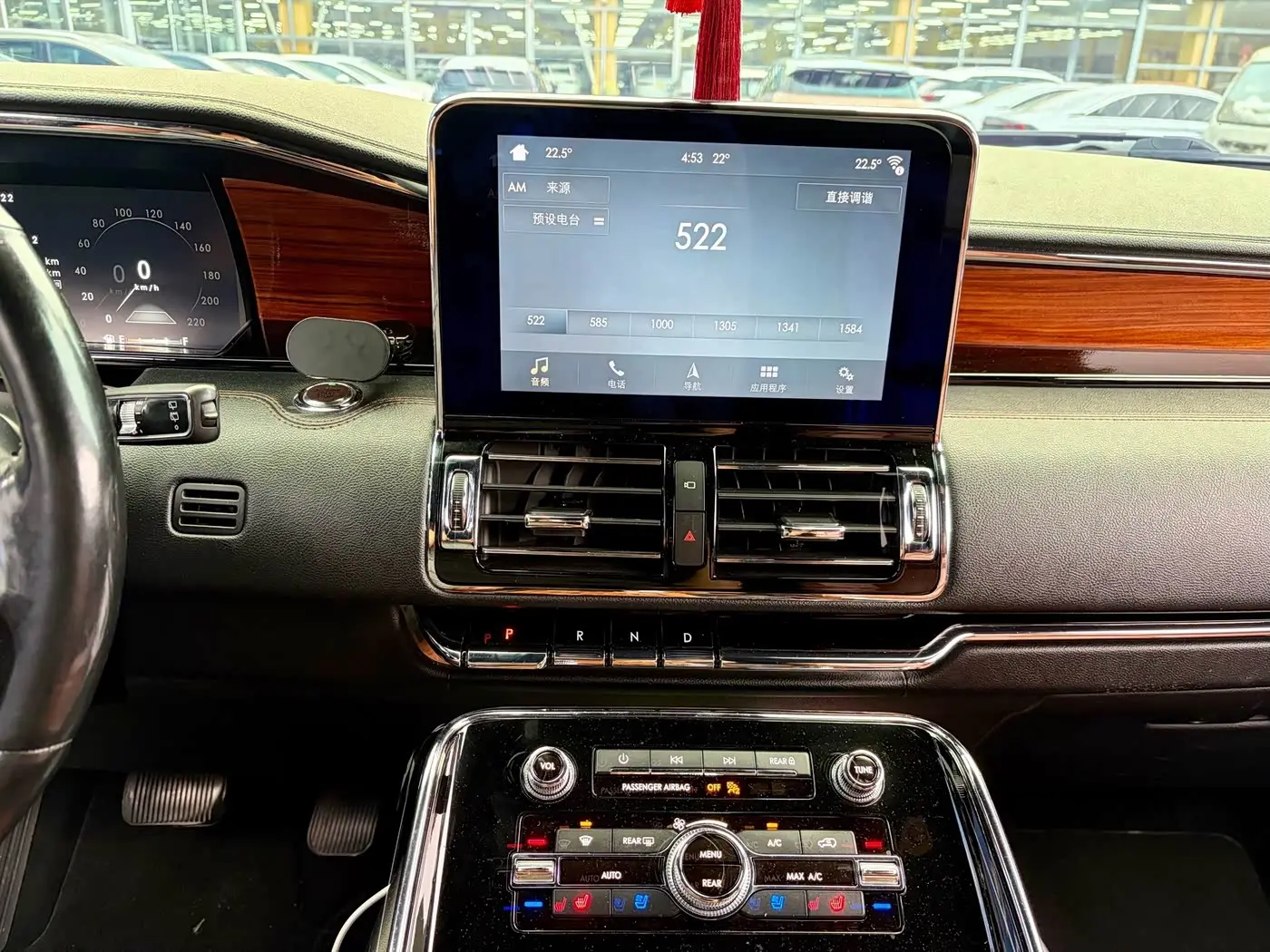 Lincoln Navigator 2019 — Photo 7/9