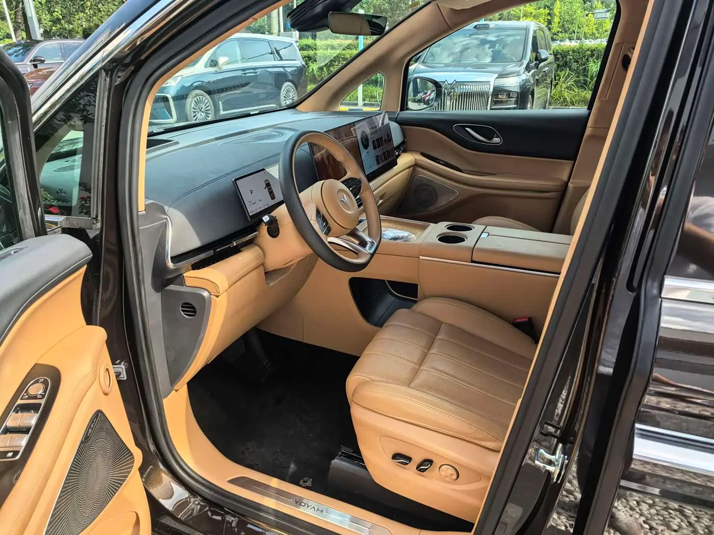 Voyah Auto Voyah Dreamer 2024 — Photo 5/20