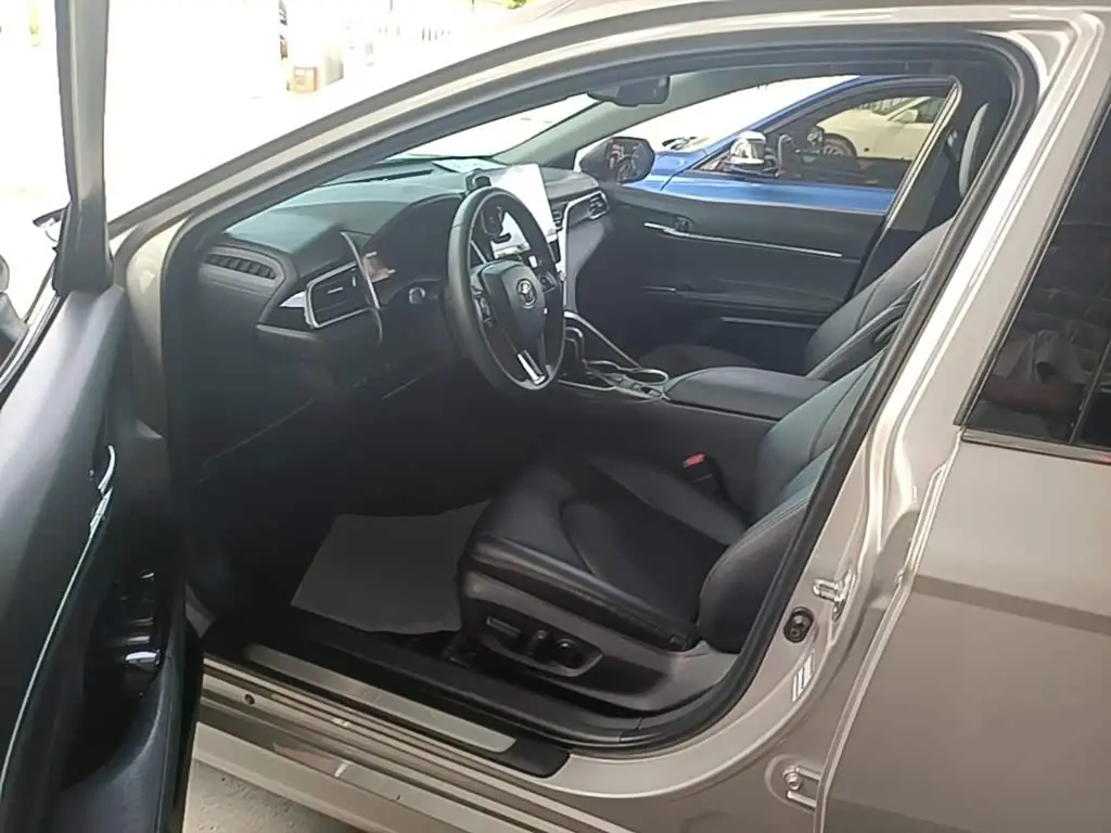 Toyota Camry 2021 — Фото 16/20