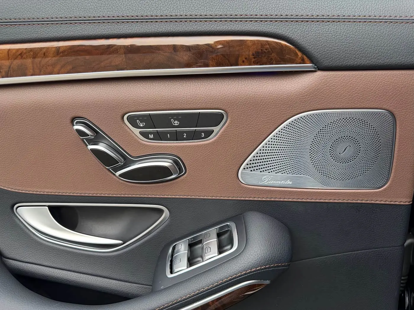 Mercedes-Benz S-Class 2016 — Photo 9/15