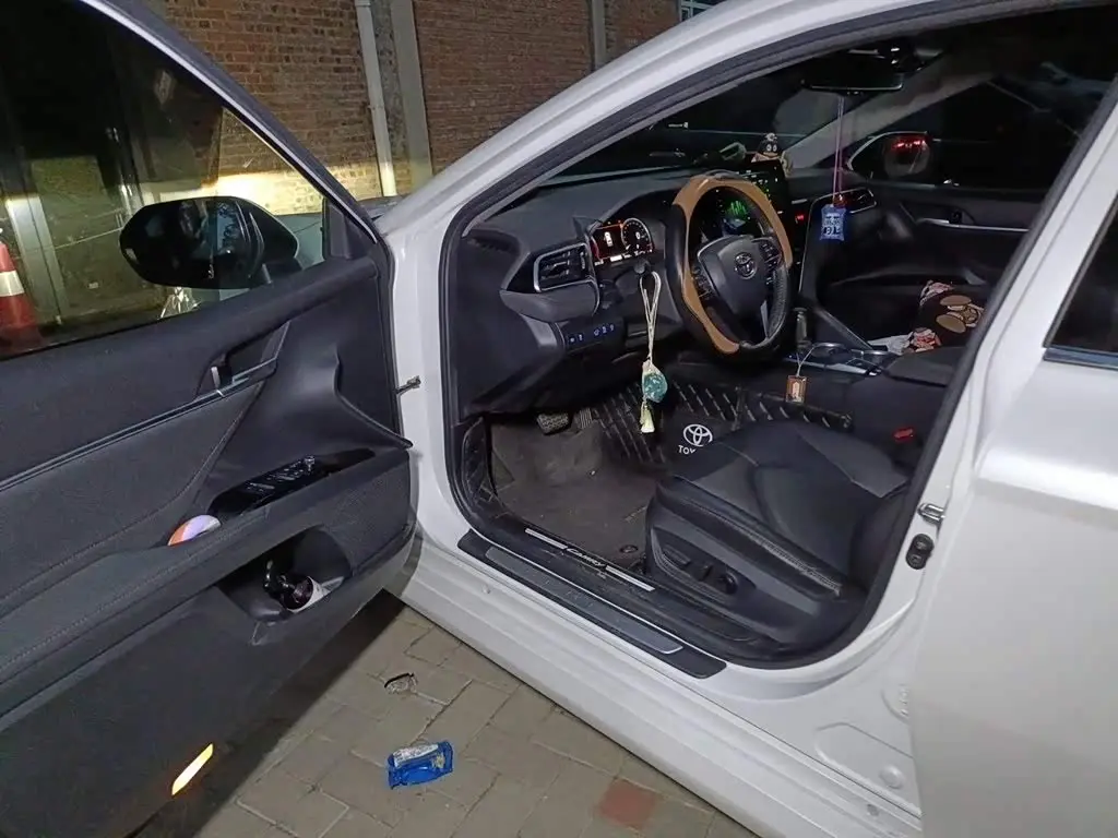 Toyota Camry 2021 — Photo 12/20