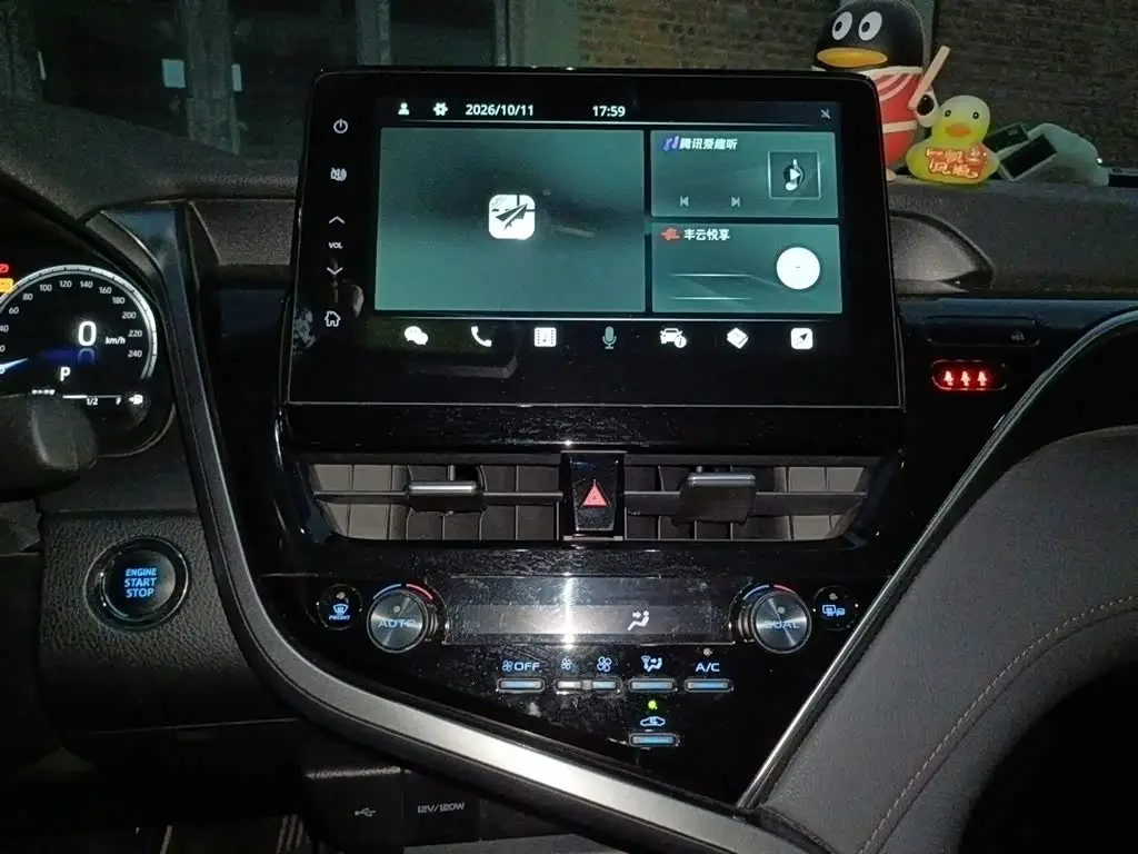 Toyota Camry 2021 — Photo 9/20