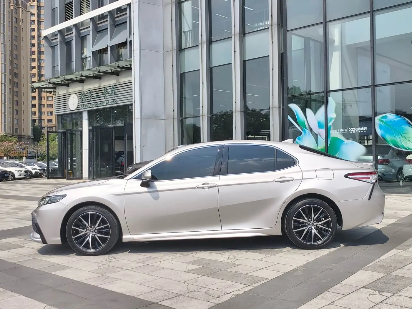 Toyota Camry 2021 — Photo 3/20