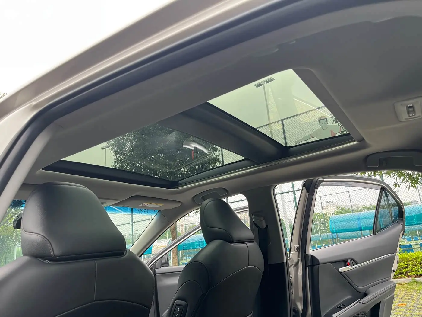 Toyota Camry 2019 — Photo 18/20