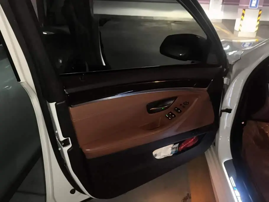 BMW 5 Series 2015 — Photo 7/16