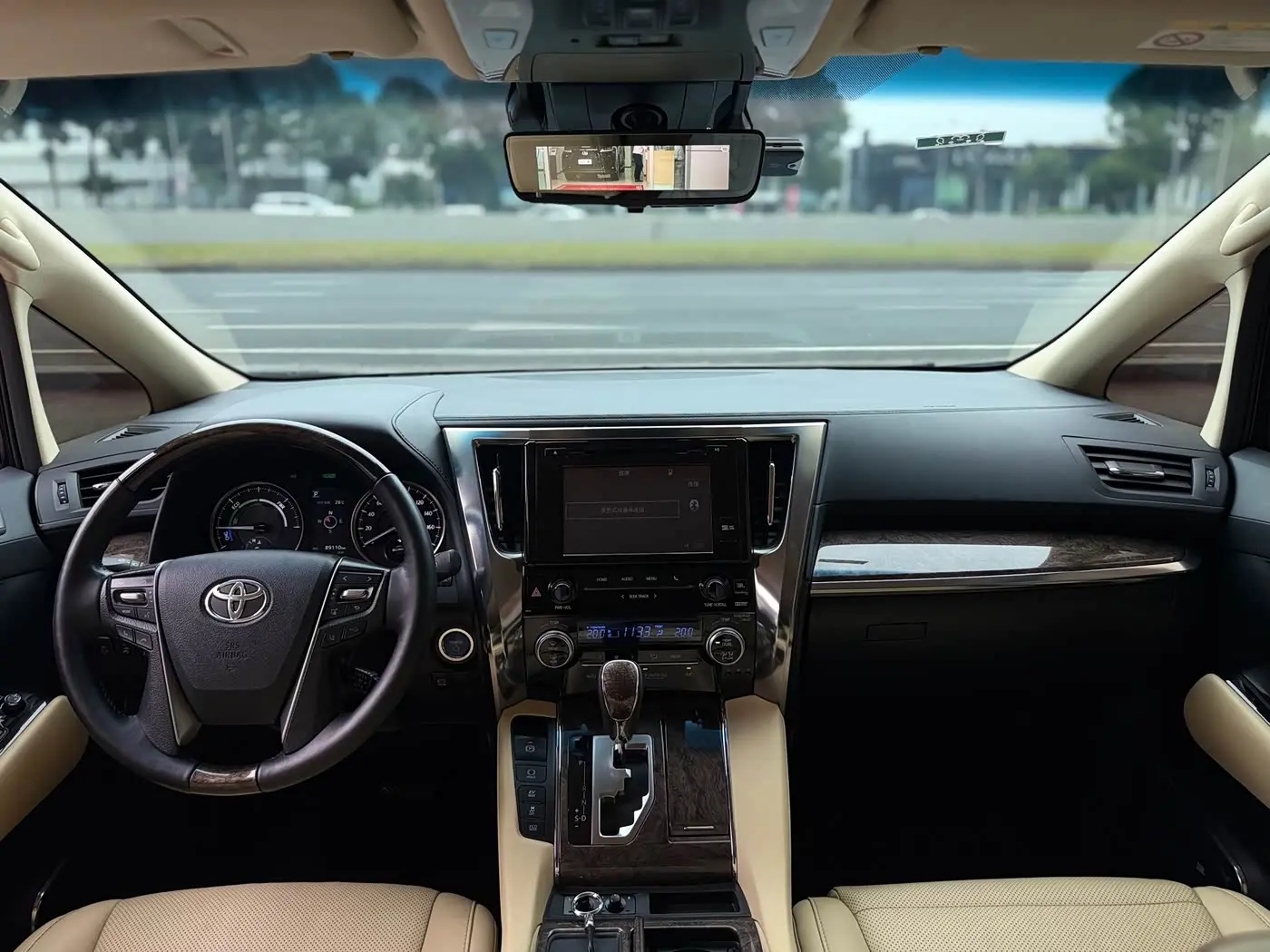 Toyota Vellfire 2020 — Photo 6/20