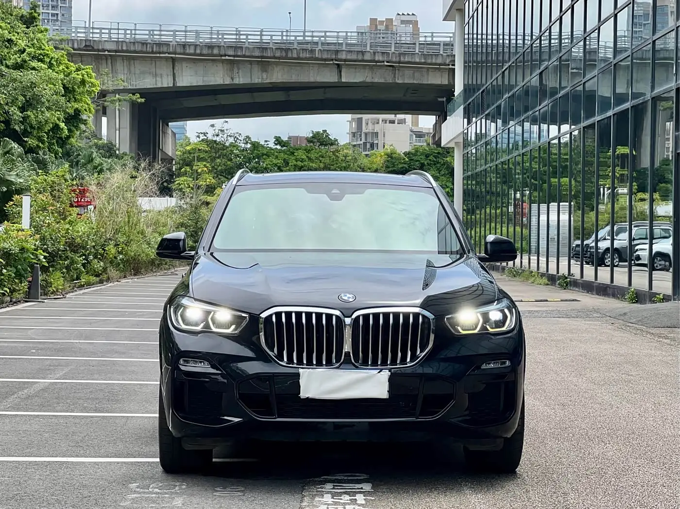 BMW X5 2019 — Фото 2/15