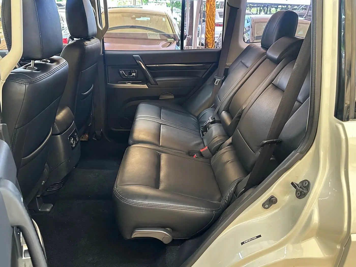 Mitsubishi Pajero 2020 — Photo 8/9