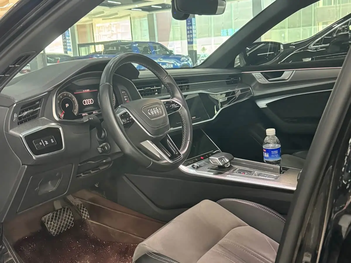 Audi A6L 2024 — Photo 8/9