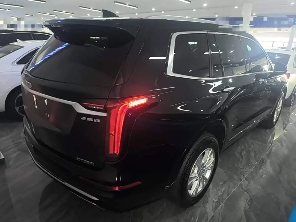 Cadillac XT6 2023 — Фото 6/19