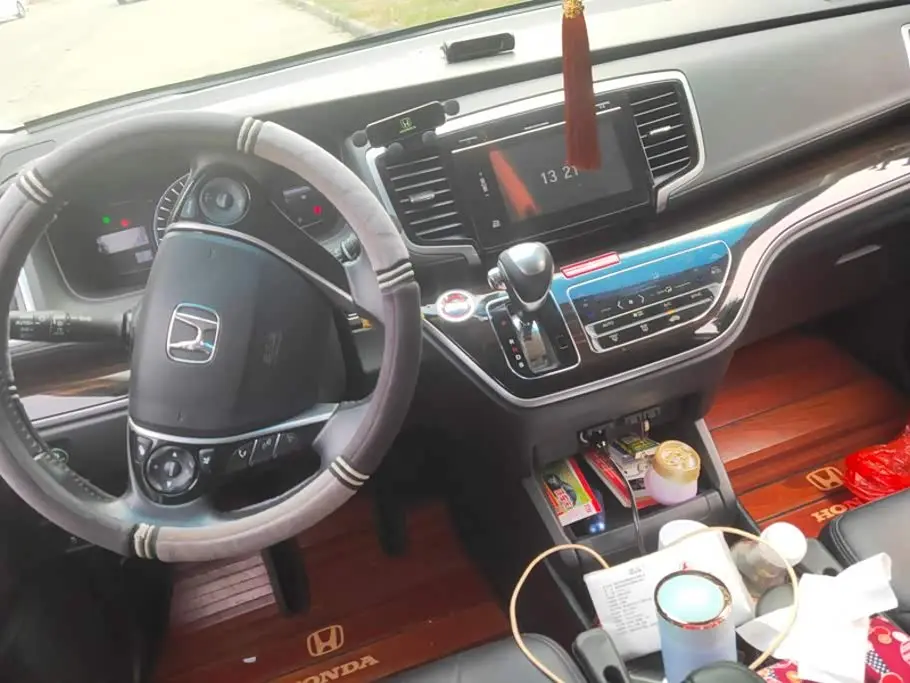 Honda Odyssey 2018 — Şəkil 12/16