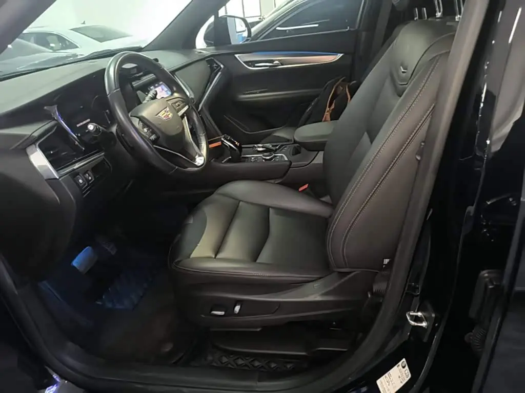 Cadillac XT6 2023 — Фото 14/19