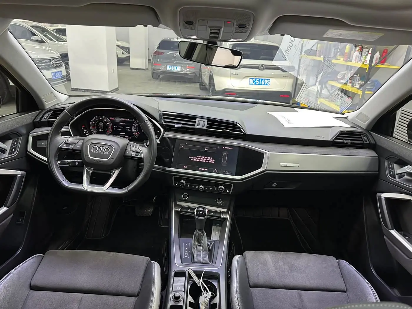 Audi Q3 2023 — Фото 13/20