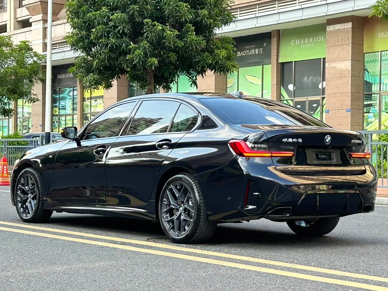 BMW 3 Series 2025 — Photo 6/20