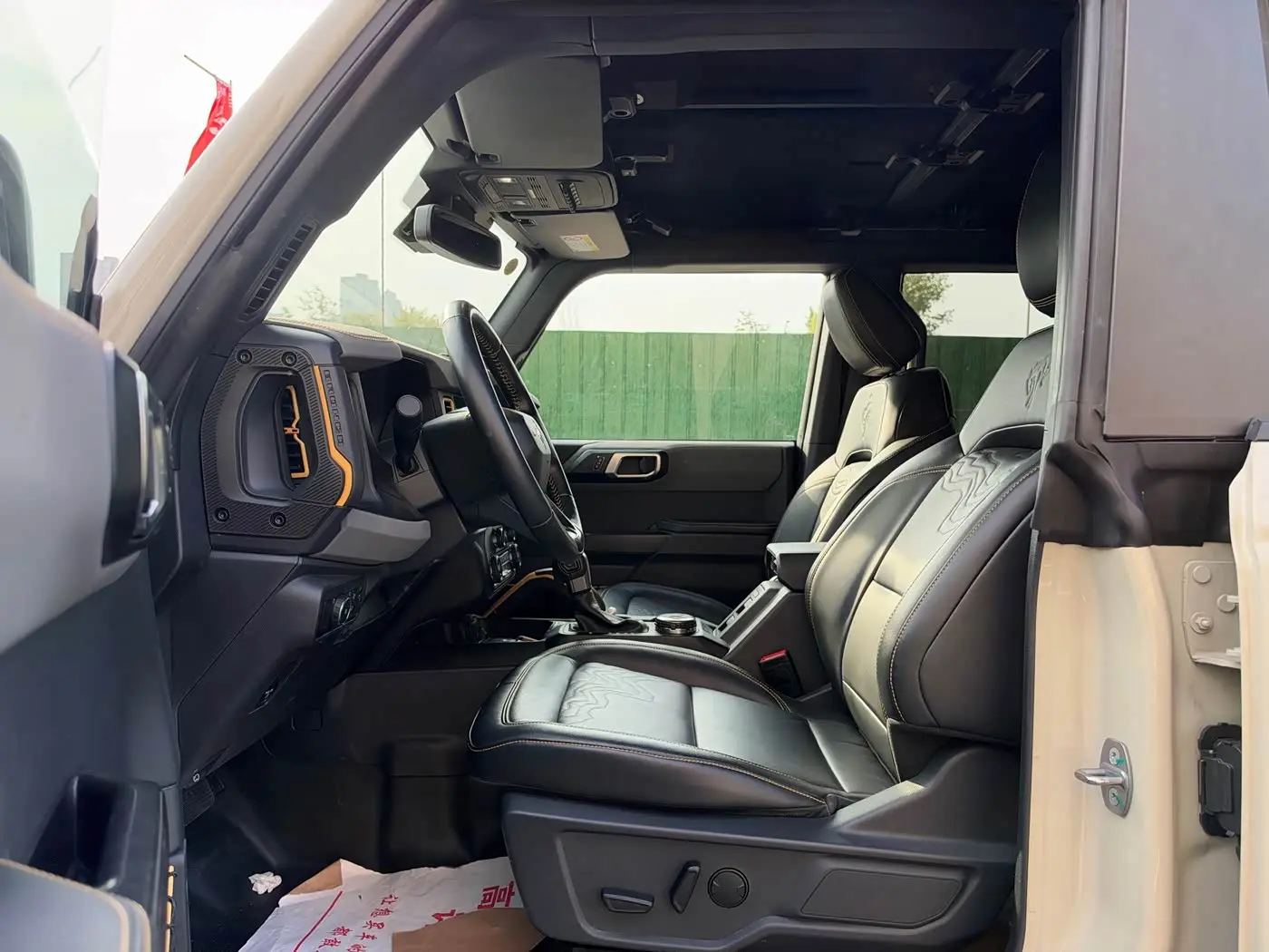 Ford Bronco 2025 — ფოტო 14/20