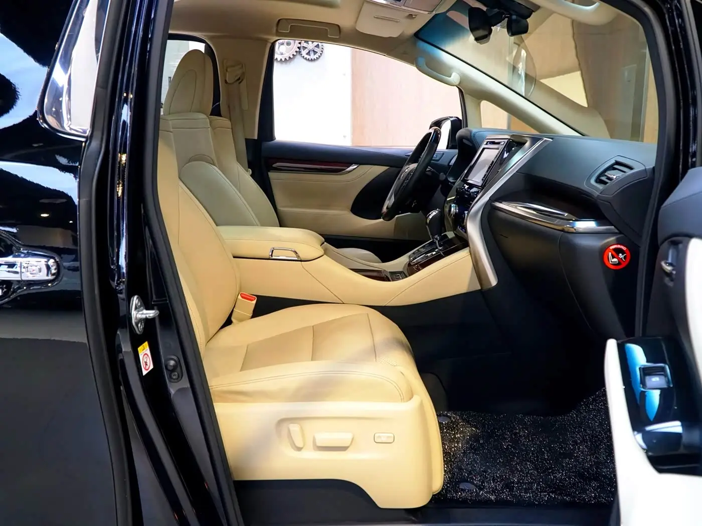 Toyota Alphard 2016 — Photo 11/20