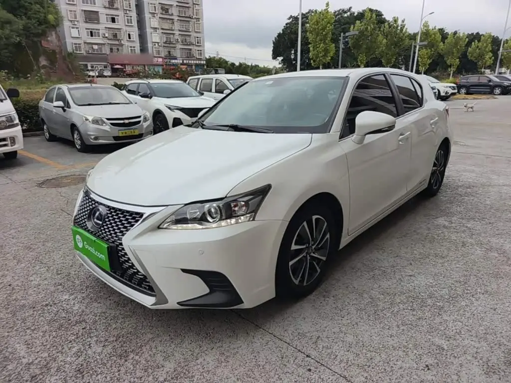 Lexus CT 2018 — Фото 2/20