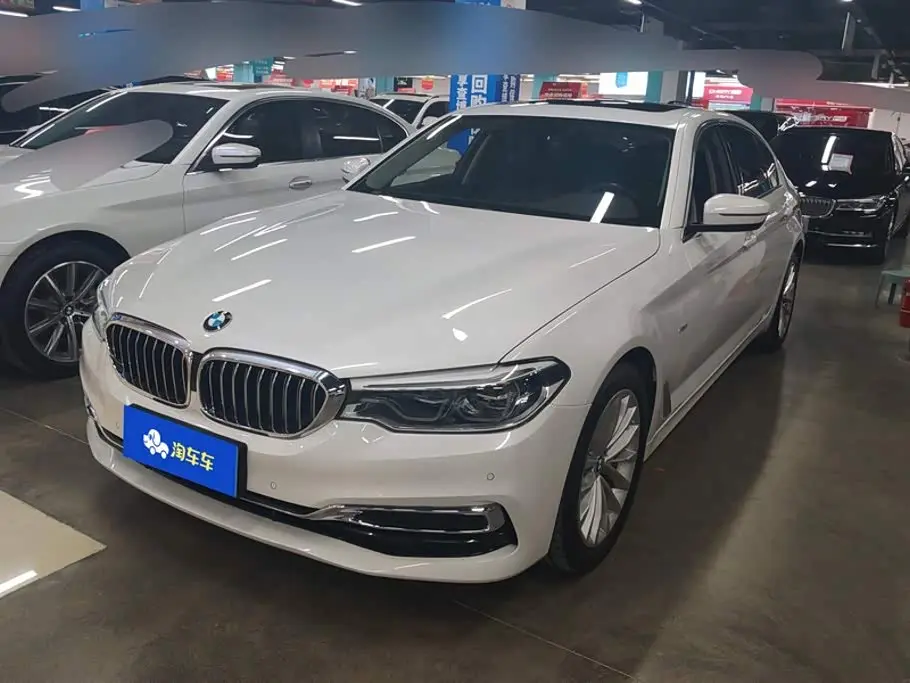 BMW 5 Series 2020 — Фото 1/16
