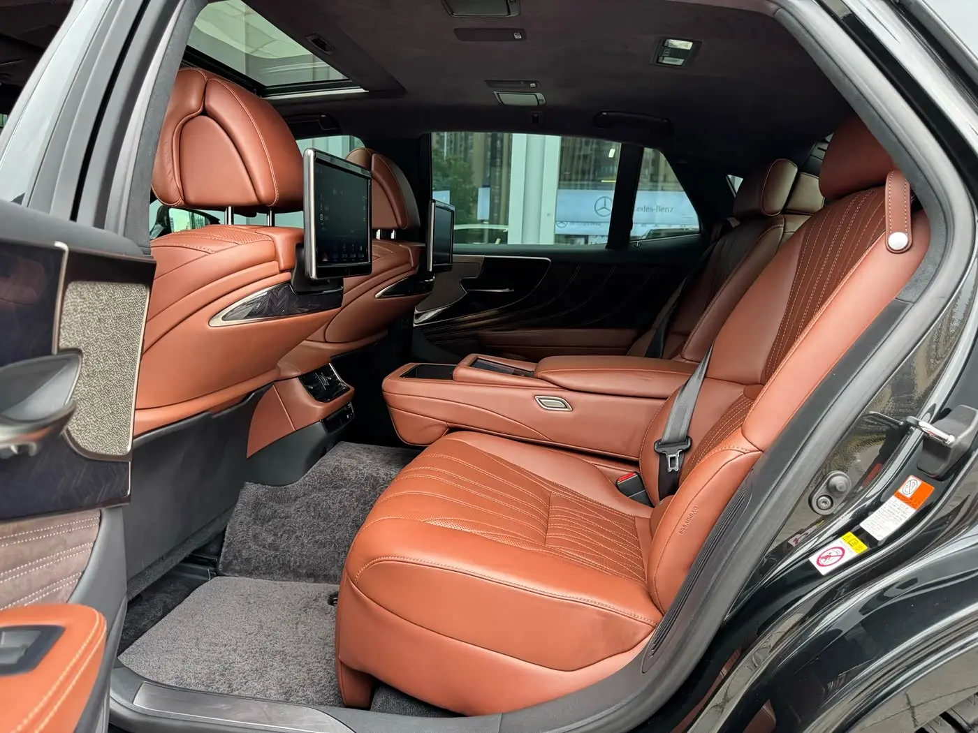 Lexus LS 2019 — Şəkil 9/15