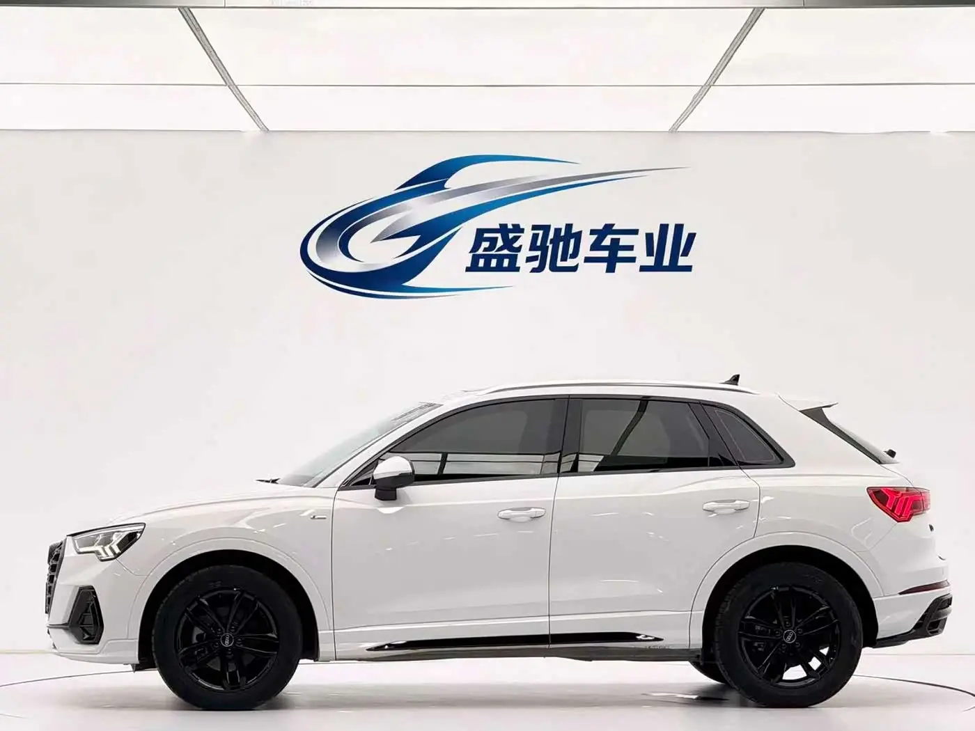 Audi Q3 2022 — Photo 7/20
