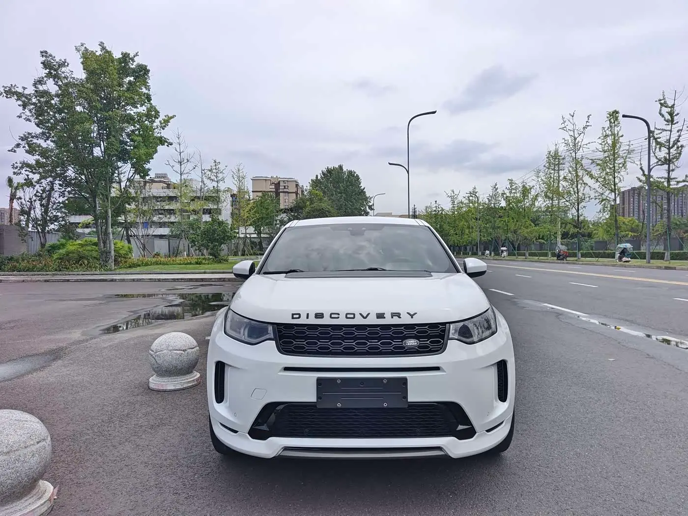 Land Rover Discovery Sport 2021 — Фото 2/10