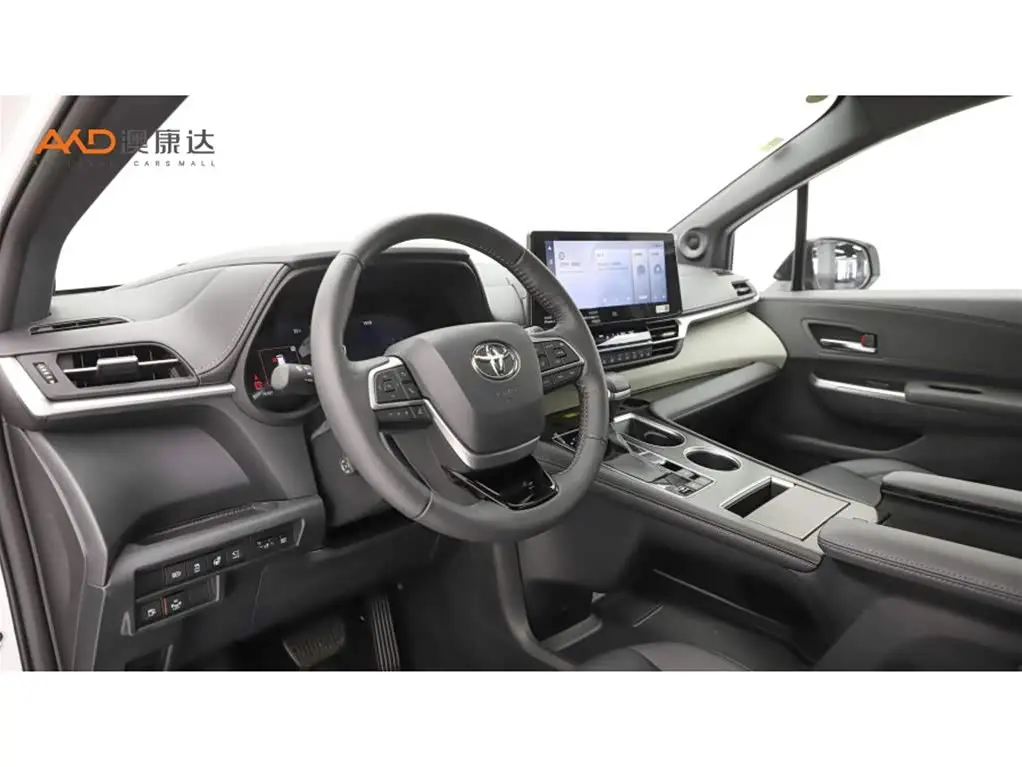 Toyota Granvia 2023 — Photo 6/11