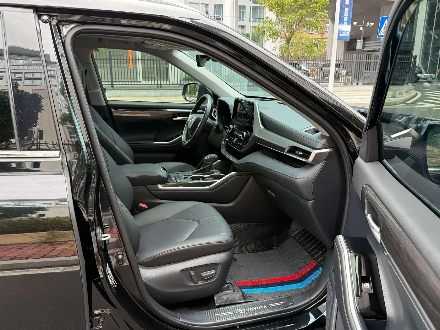 Toyota Highlander 2025 — Şəkil 14/18