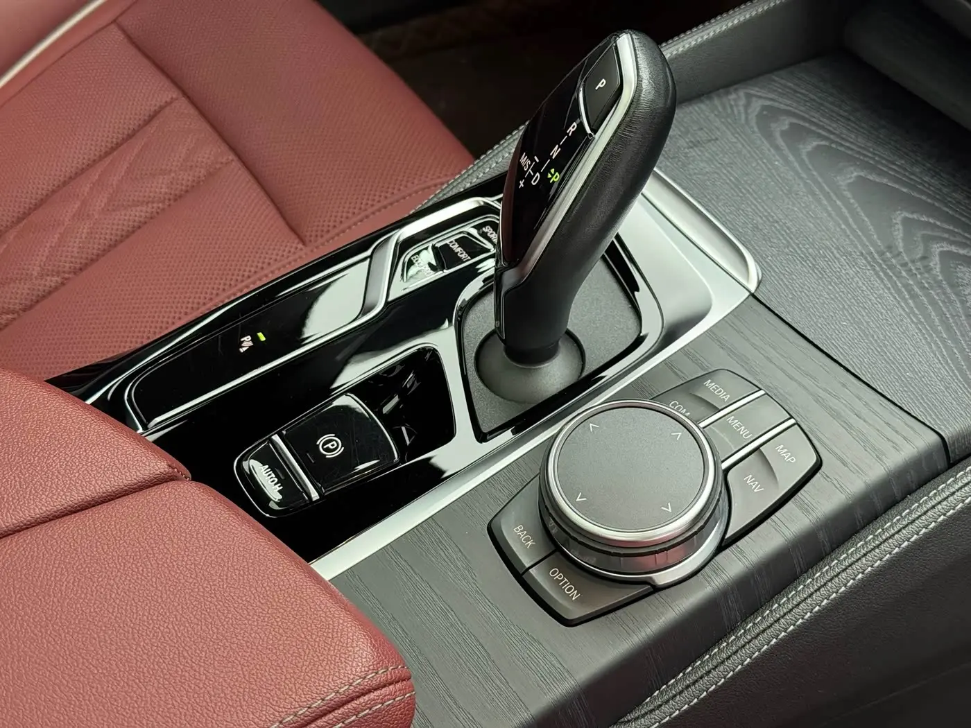 BMW 5 Series 2023 — Photo 19/20