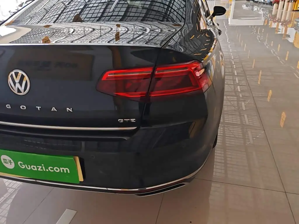 Volkswagen Magotan GTE Plug-in Hybrid 2021 — Photo 8/20