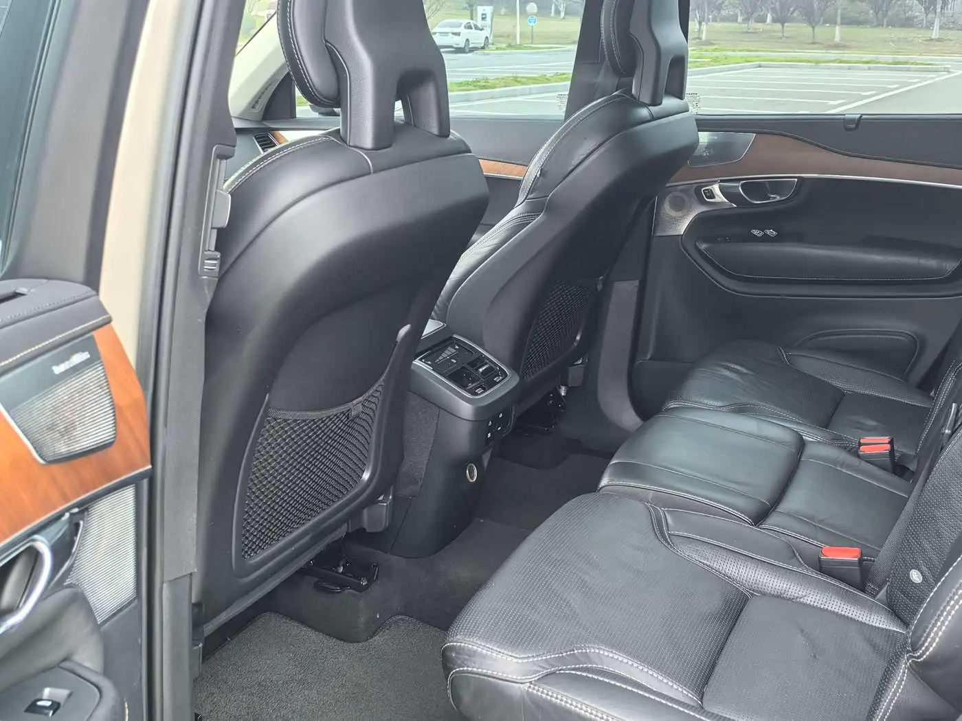 Volvo XC90 2018 — Photo 13/20
