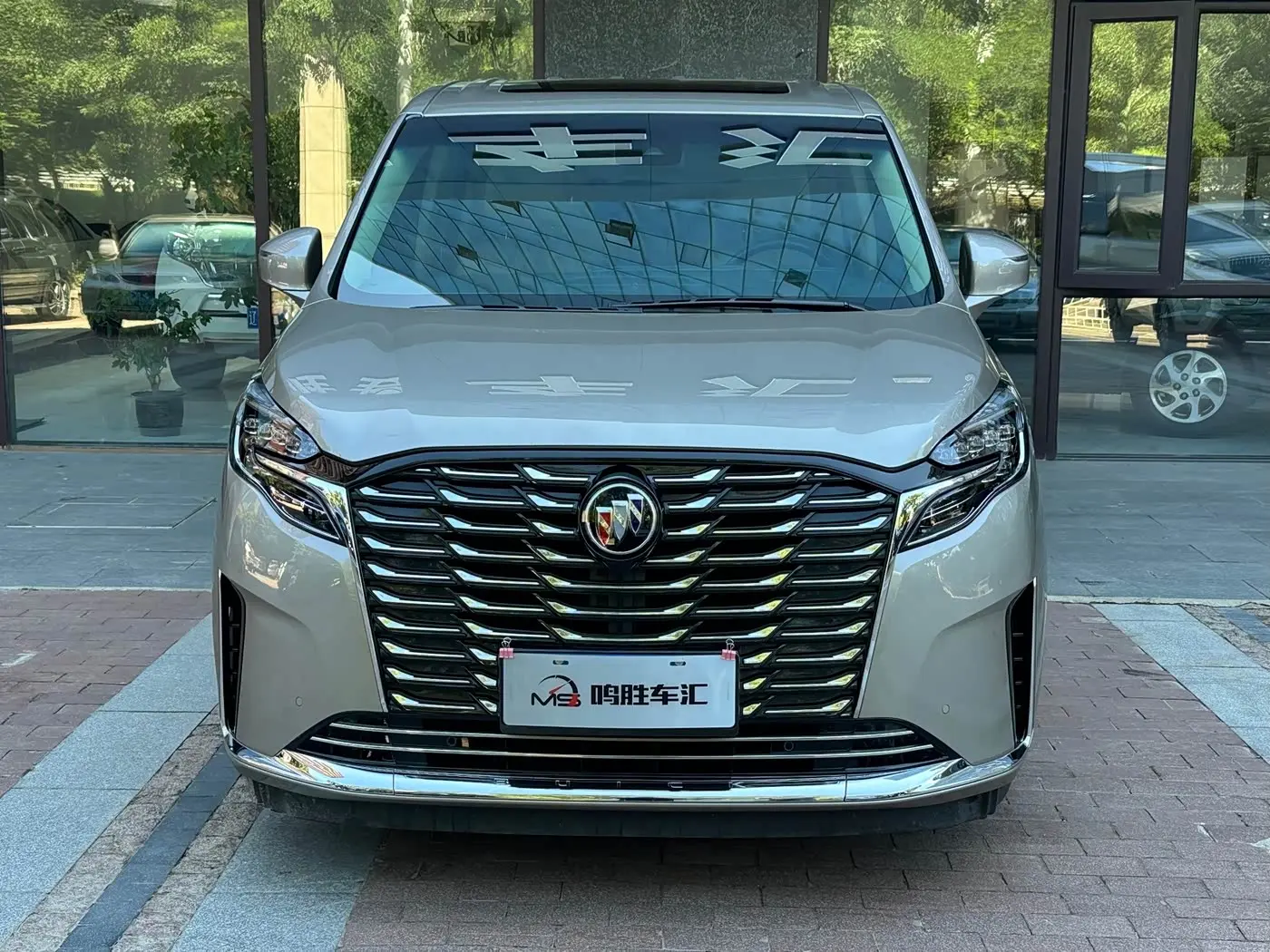 Buick GL8 2023 — Photo 3/18