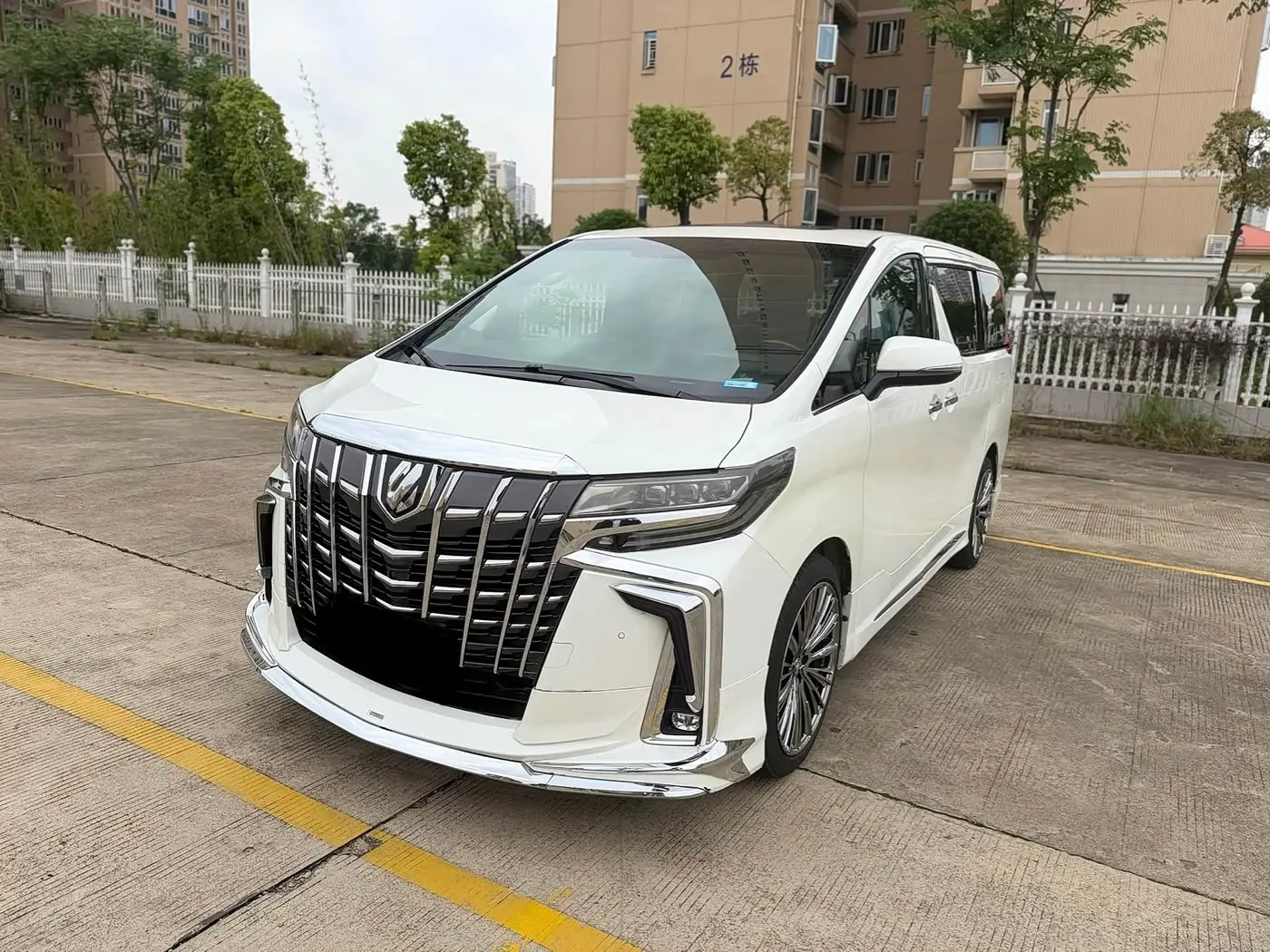 Toyota Alphard 2017 — Şəkil 1/13