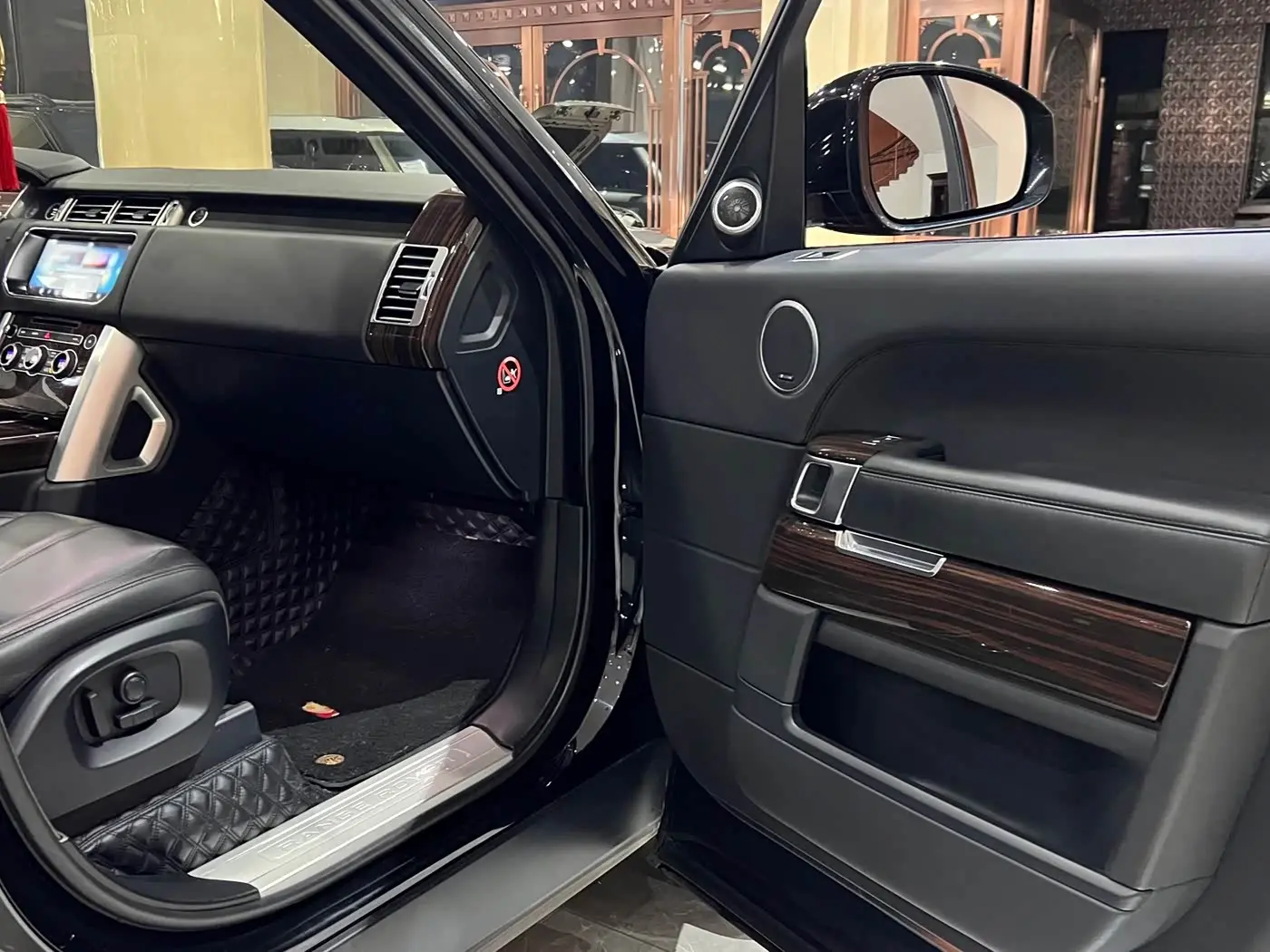 Land Rover Range Rover 2018 — Фото 16/20